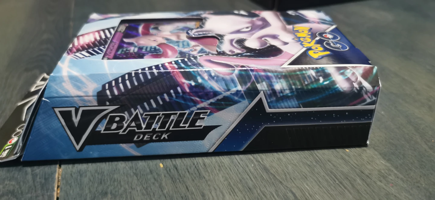 Pokemon GO Mewtwo V Battle Deck - photo 2