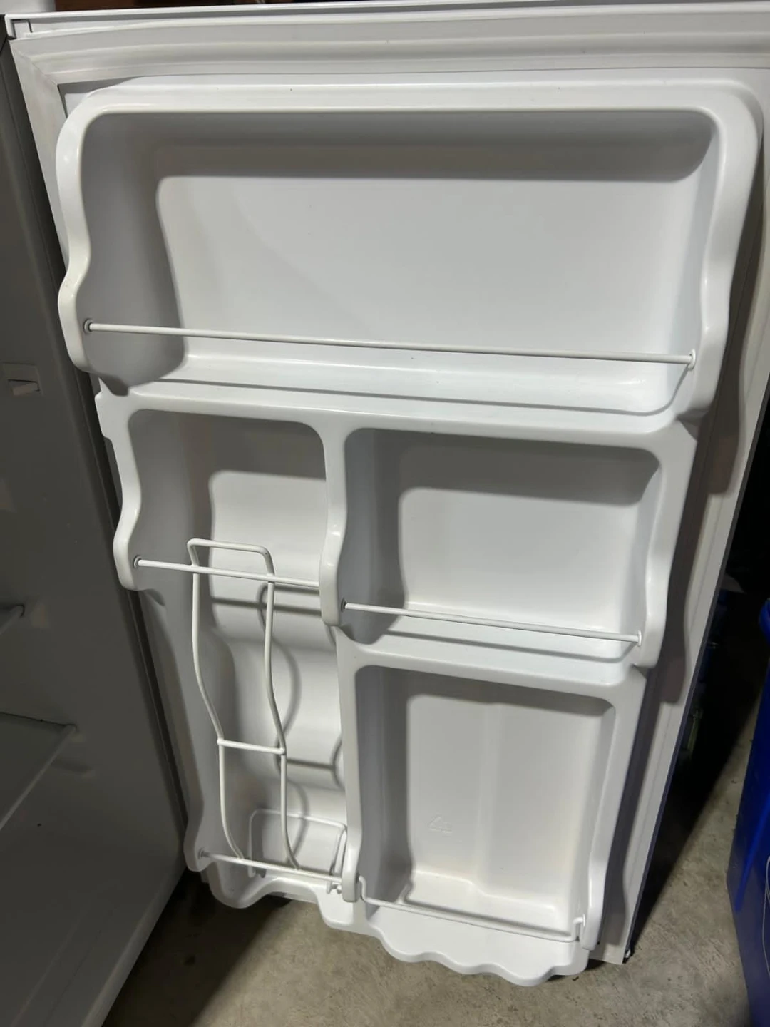 Master Chef Mini Fridge-White - photo 3