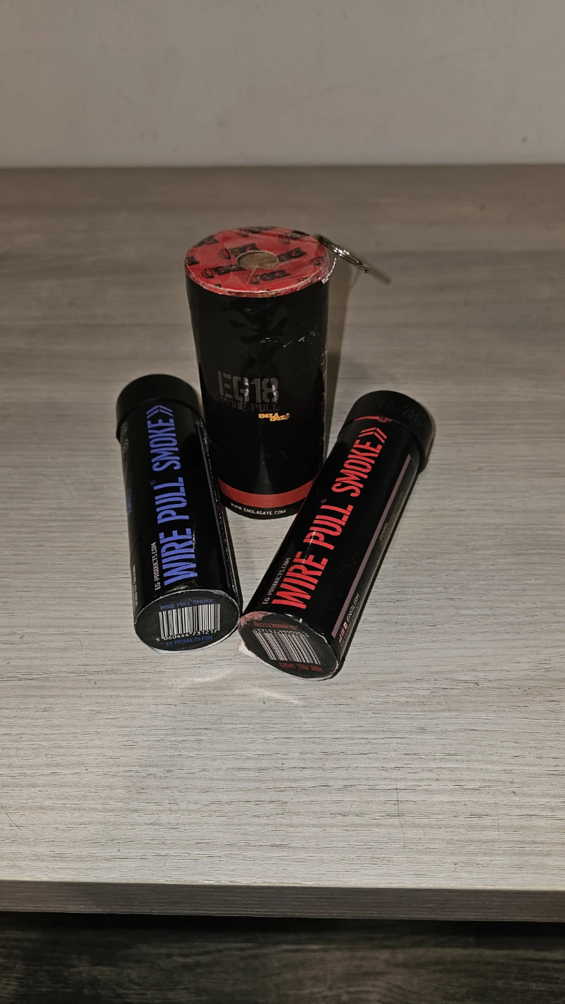 EG18 Wire Pull Smoke Grenades (3 Pack)