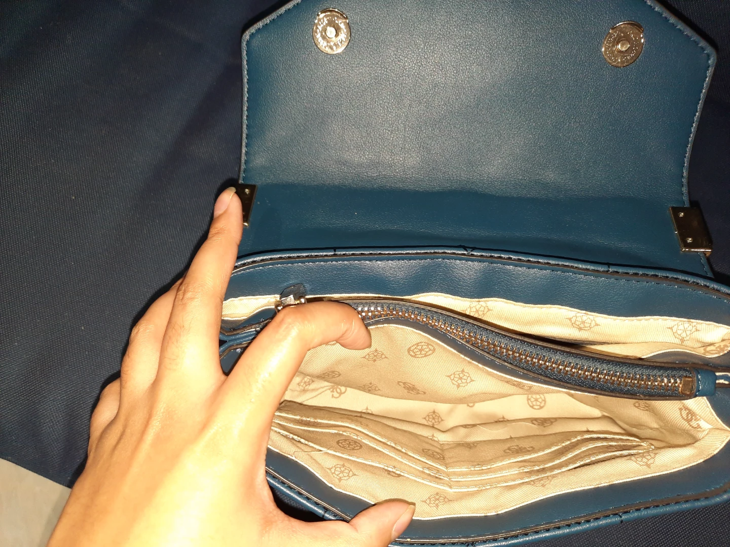 Navy Blue Guess Shoulder Bag with Chain Strap - photo 4