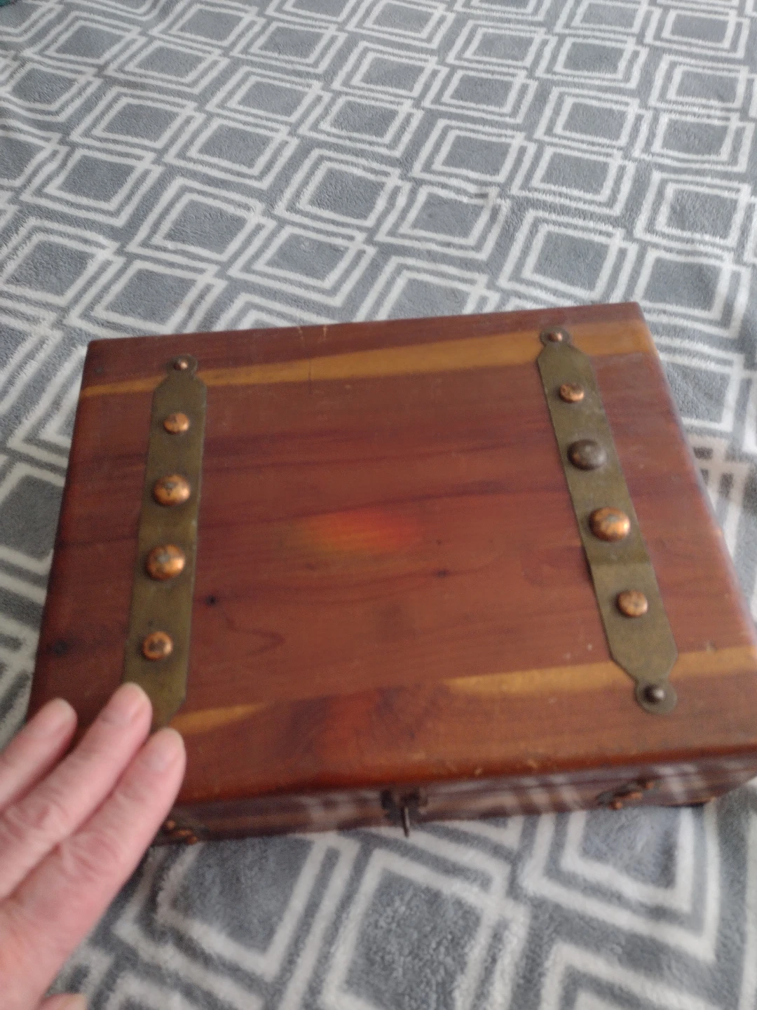Vintage Cedar Chest with Glitter Assortment - photo 4