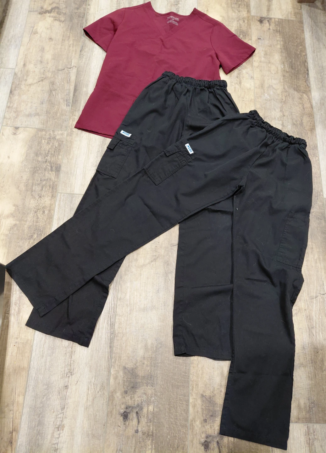 Scrub Top and Pants Set $20 Take All - photo 2
