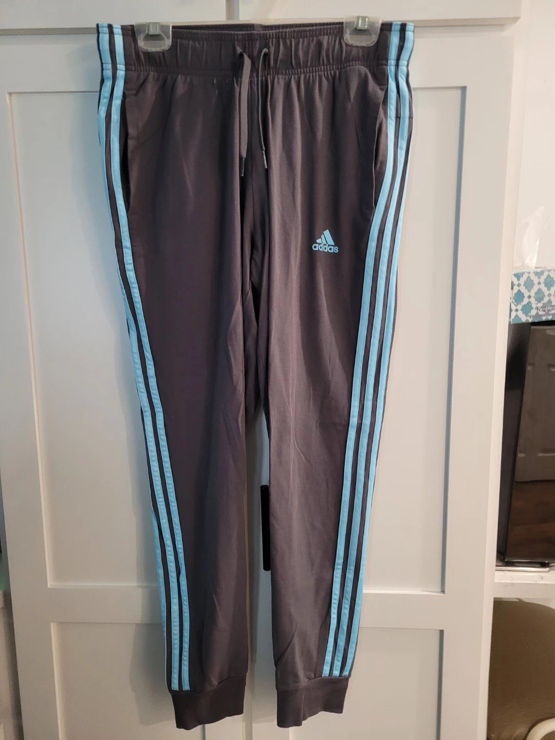 Adidas Womens stretchy pant