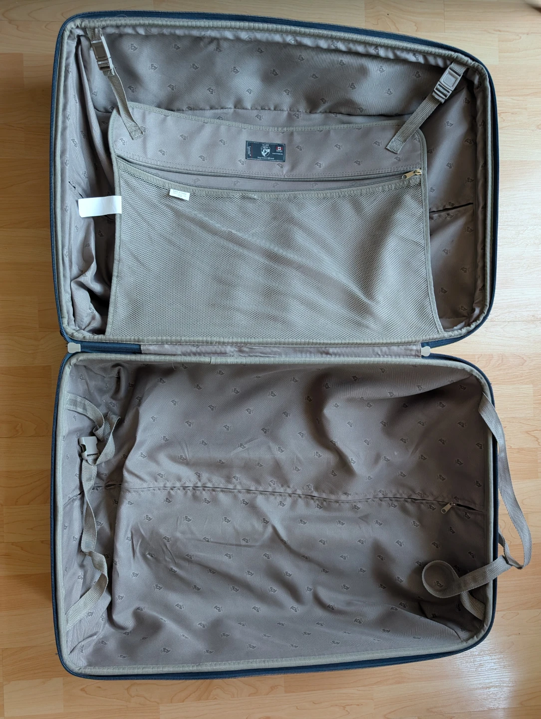 Rolling Suitcase - photo 5