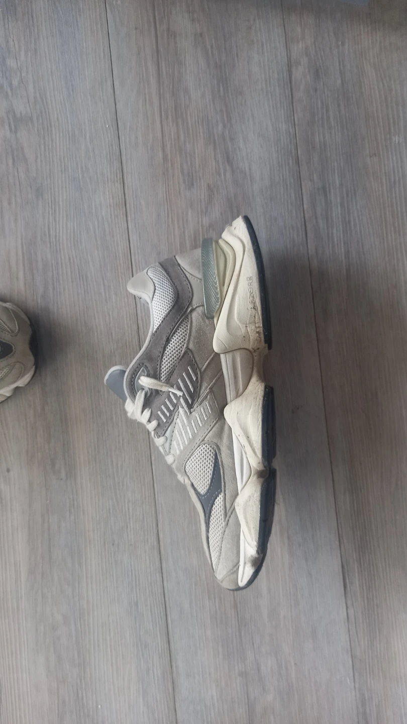 New Balance 9060 Sneakers (Size 10) - photo 4
