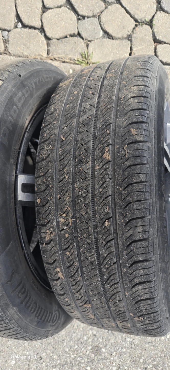 Set of 4 Continental Tires on Rims - photo 3