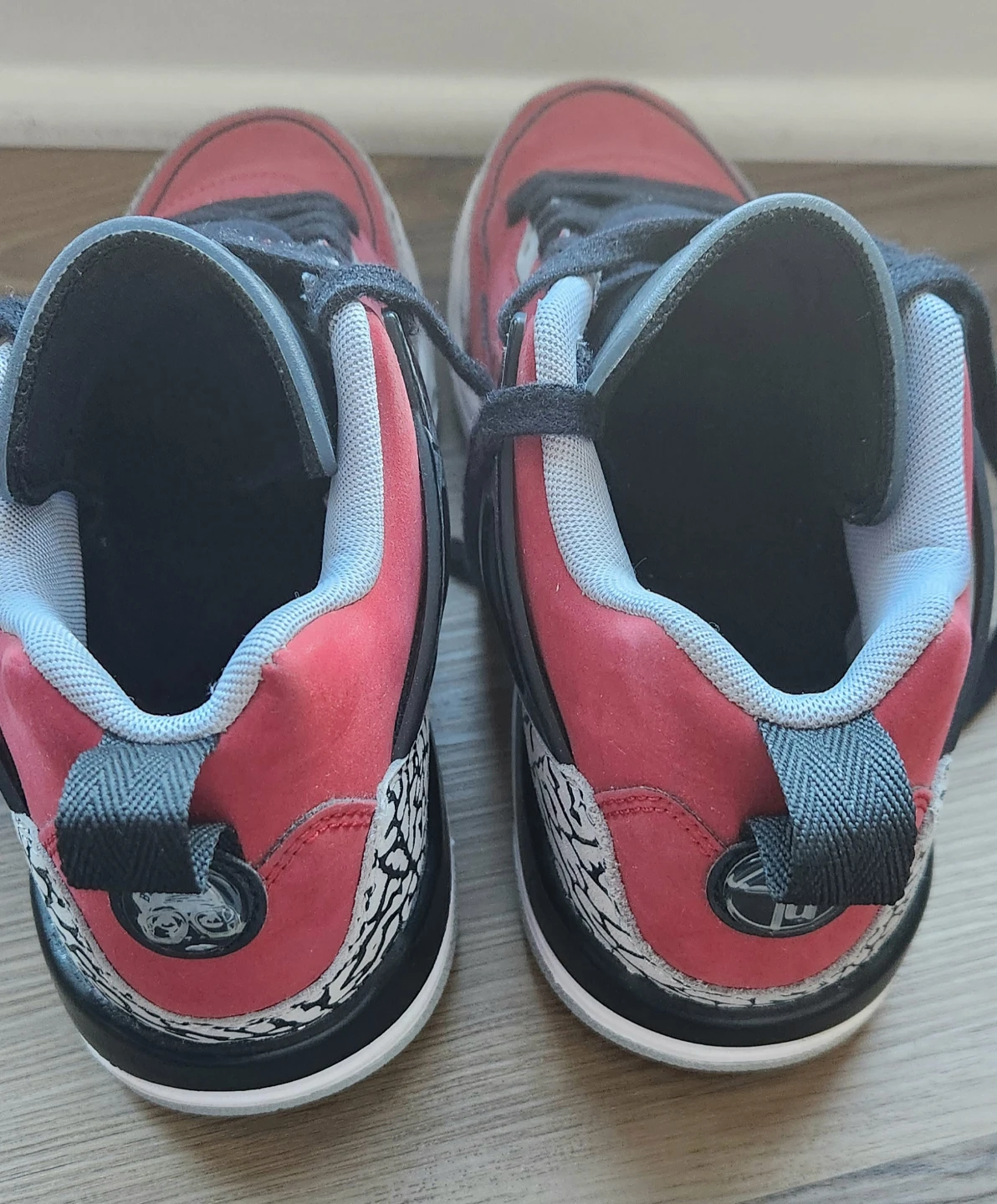 Jordan 3 Sneakers Red/Black Youth Size 7Y - photo 2