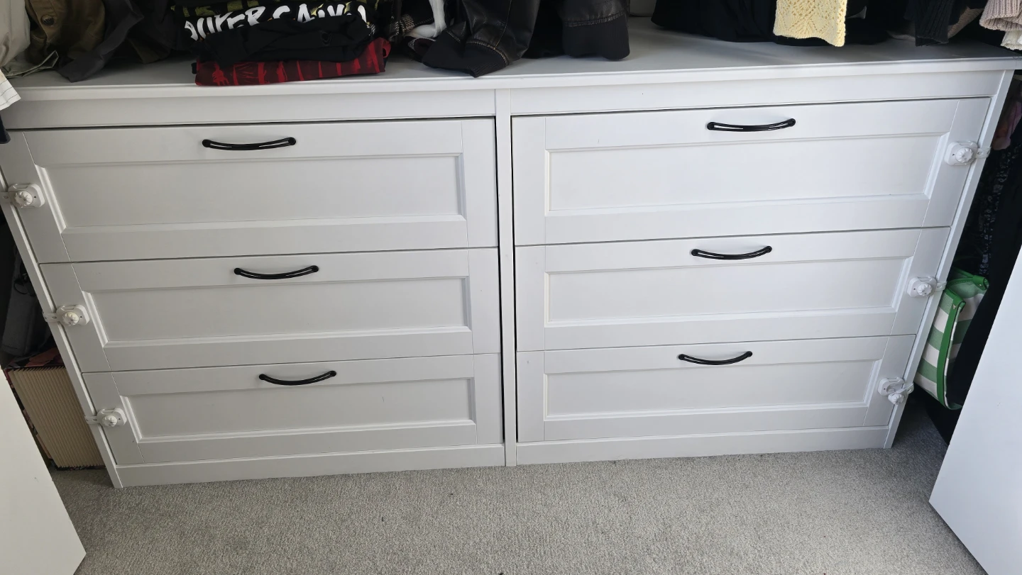White 6-Drawer Dresser Unit