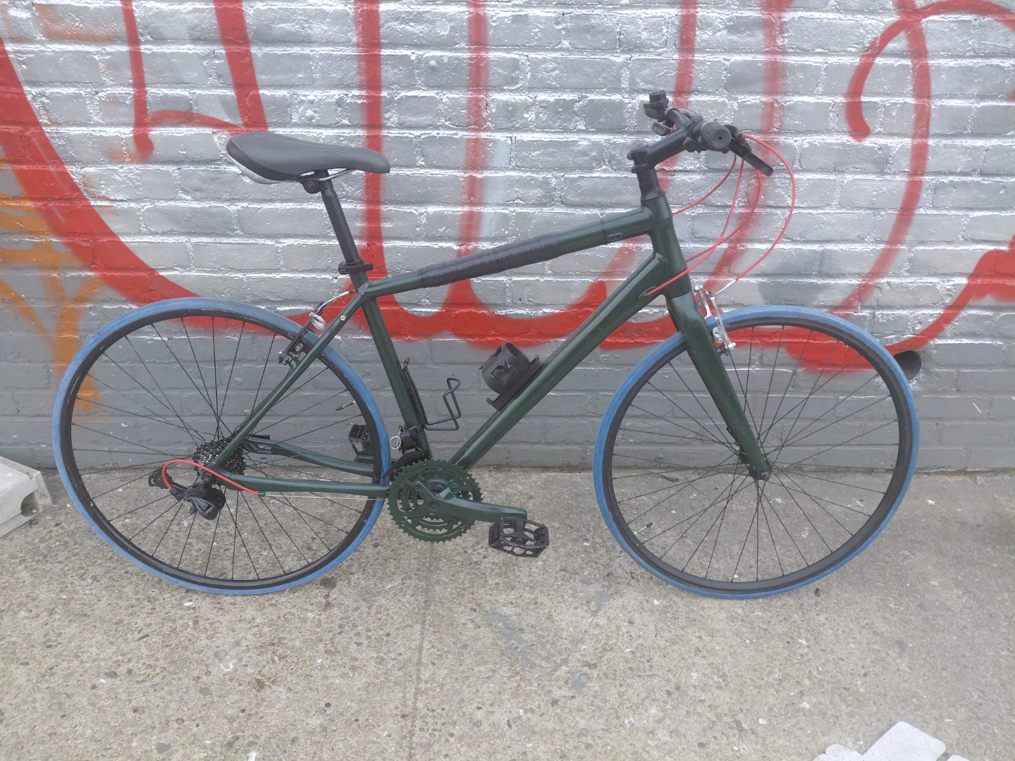 Cannondale Green Hybrid Bike with Blue Tires - photo 2