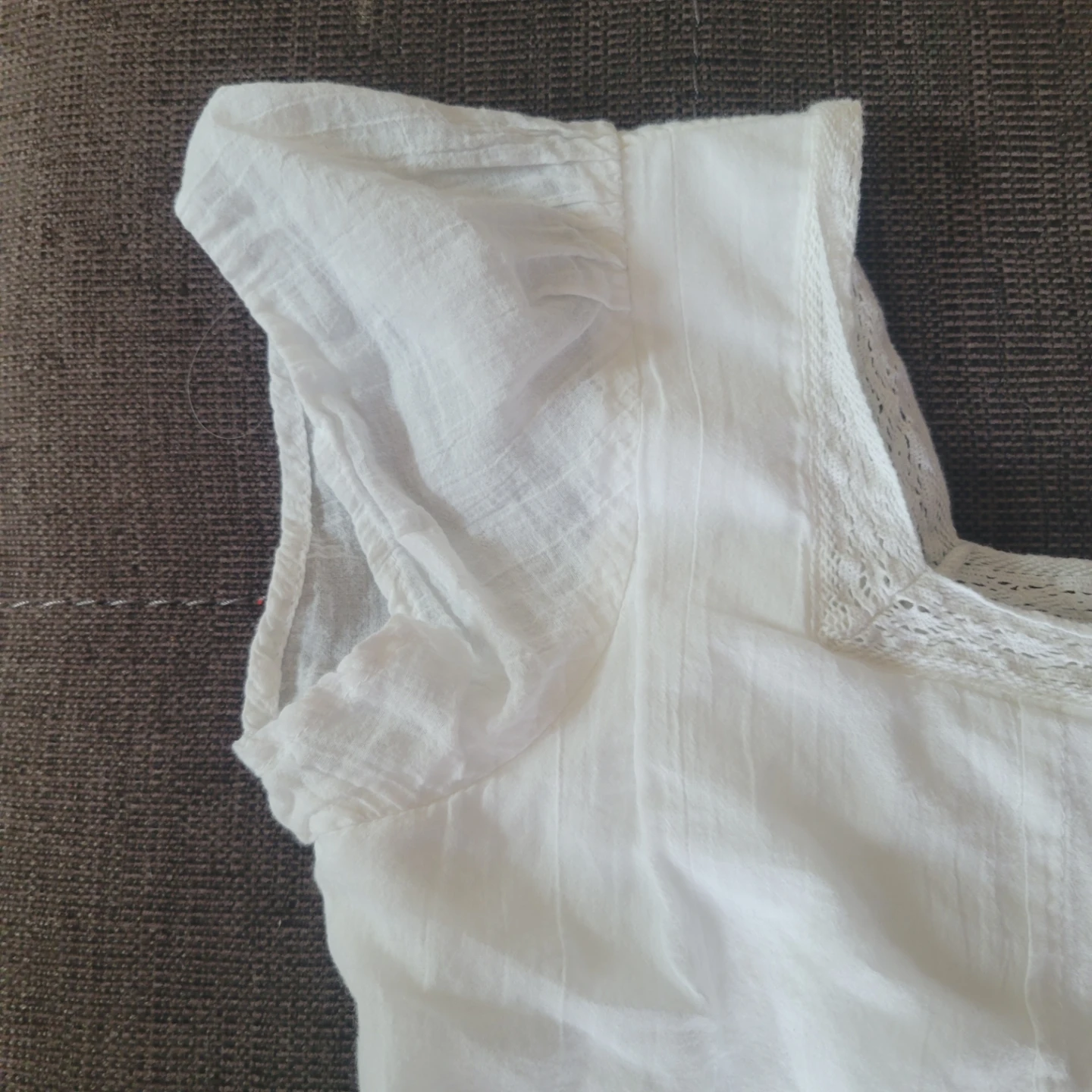 Abercrombie Kids White Top Size 11/12 - photo 3