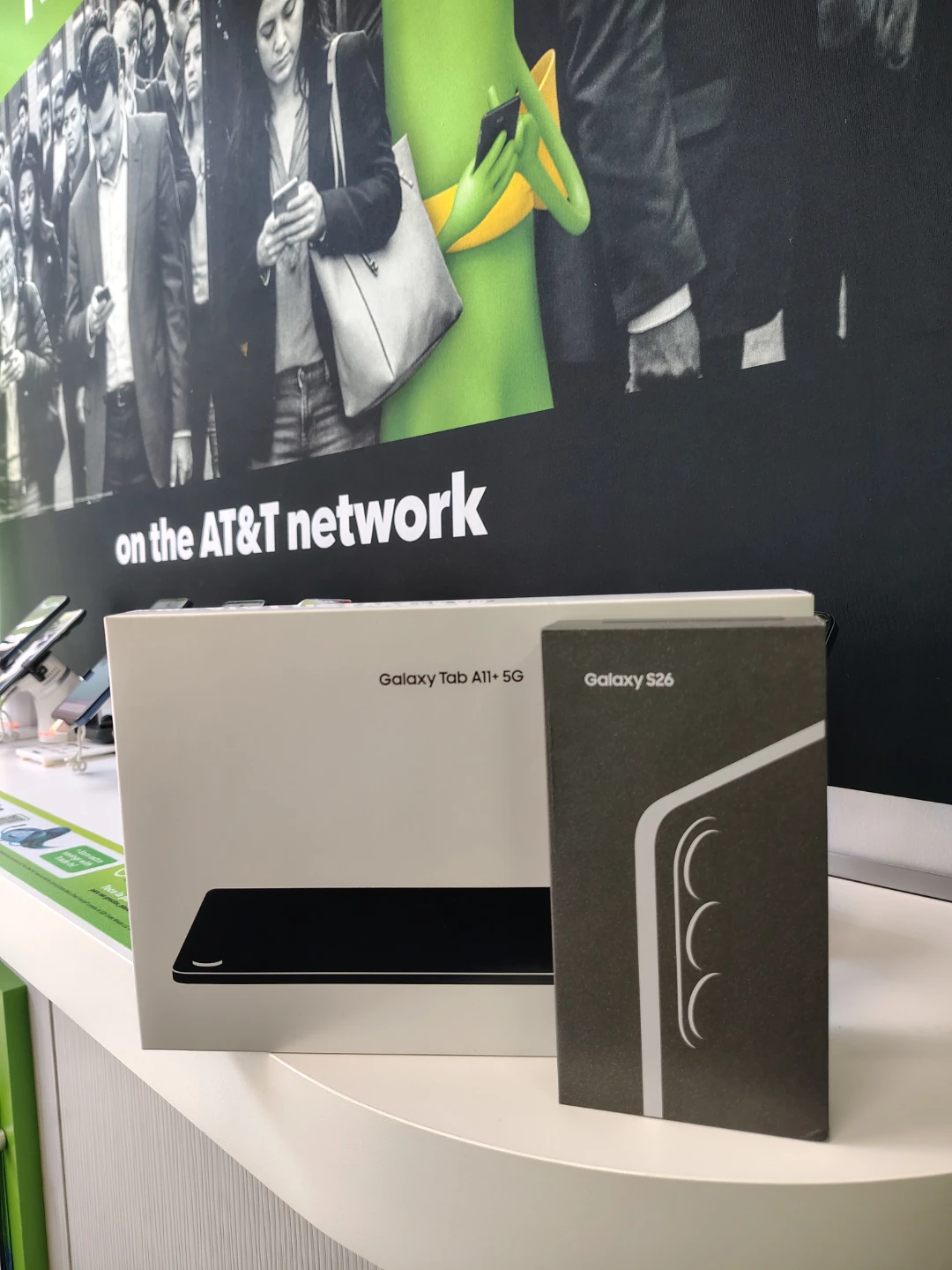 Samsung Galaxy Tab A11+ 5G & Galaxy S26 Box