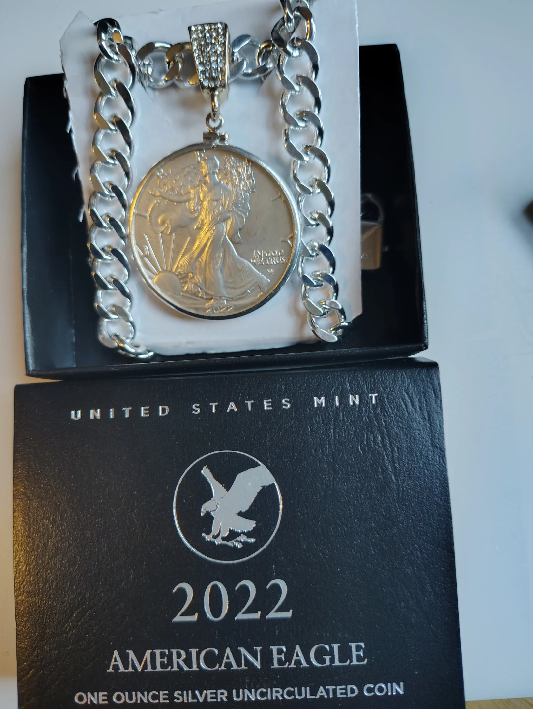 Collar chapado en plata con moneda 2022 Silver American Eagle. - photo 4