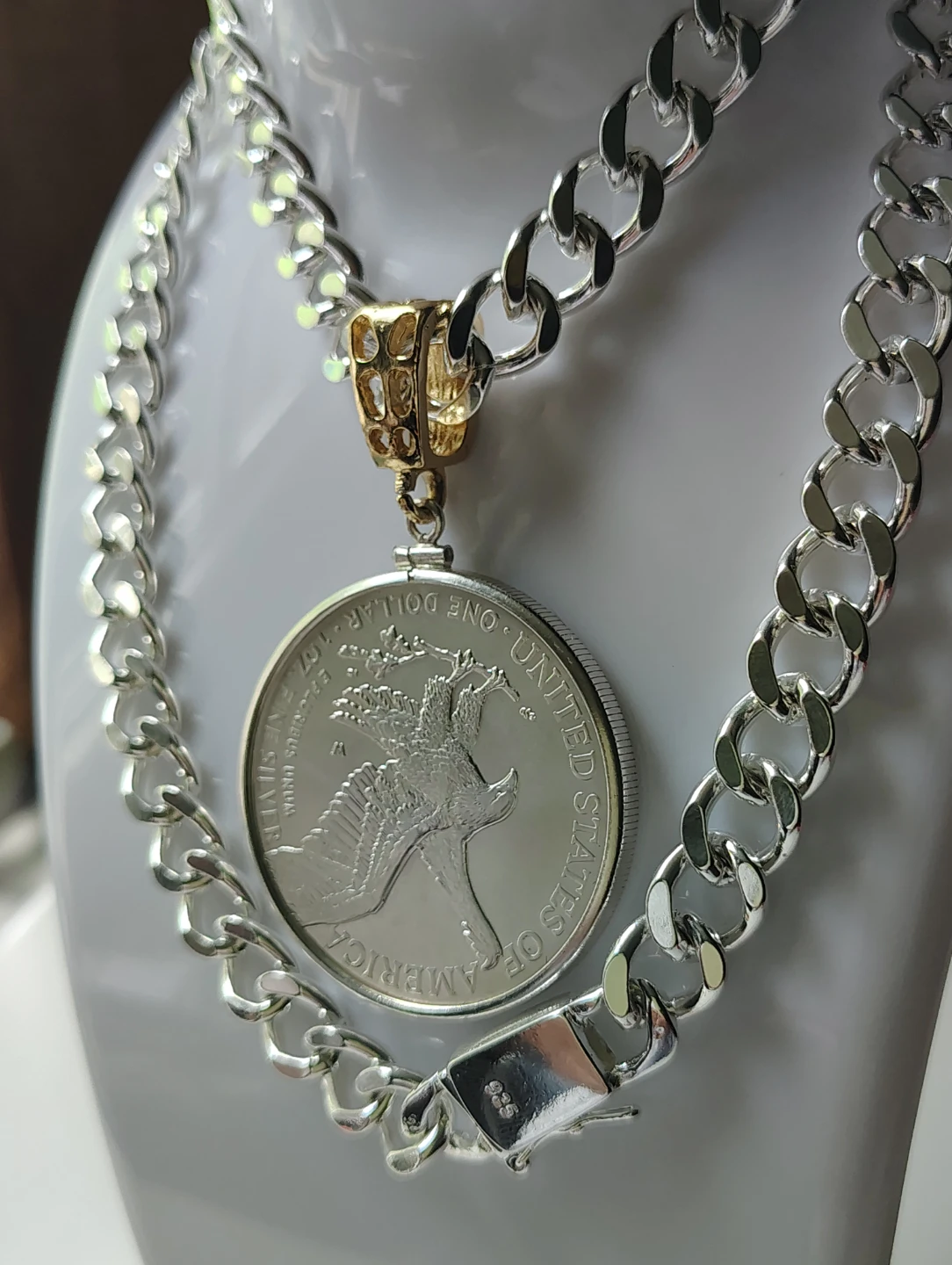 Collar chapado en plata con moneda 2022 Silver American Eagle. - photo 5