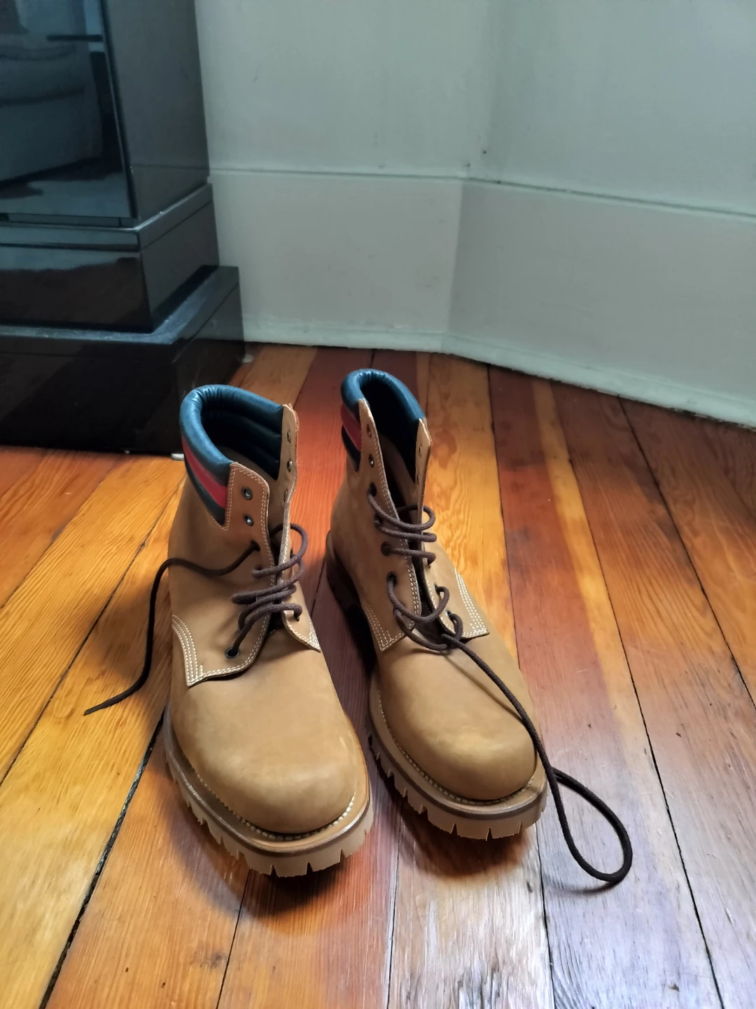 Gucci timberlands size 9.5 - photo 3