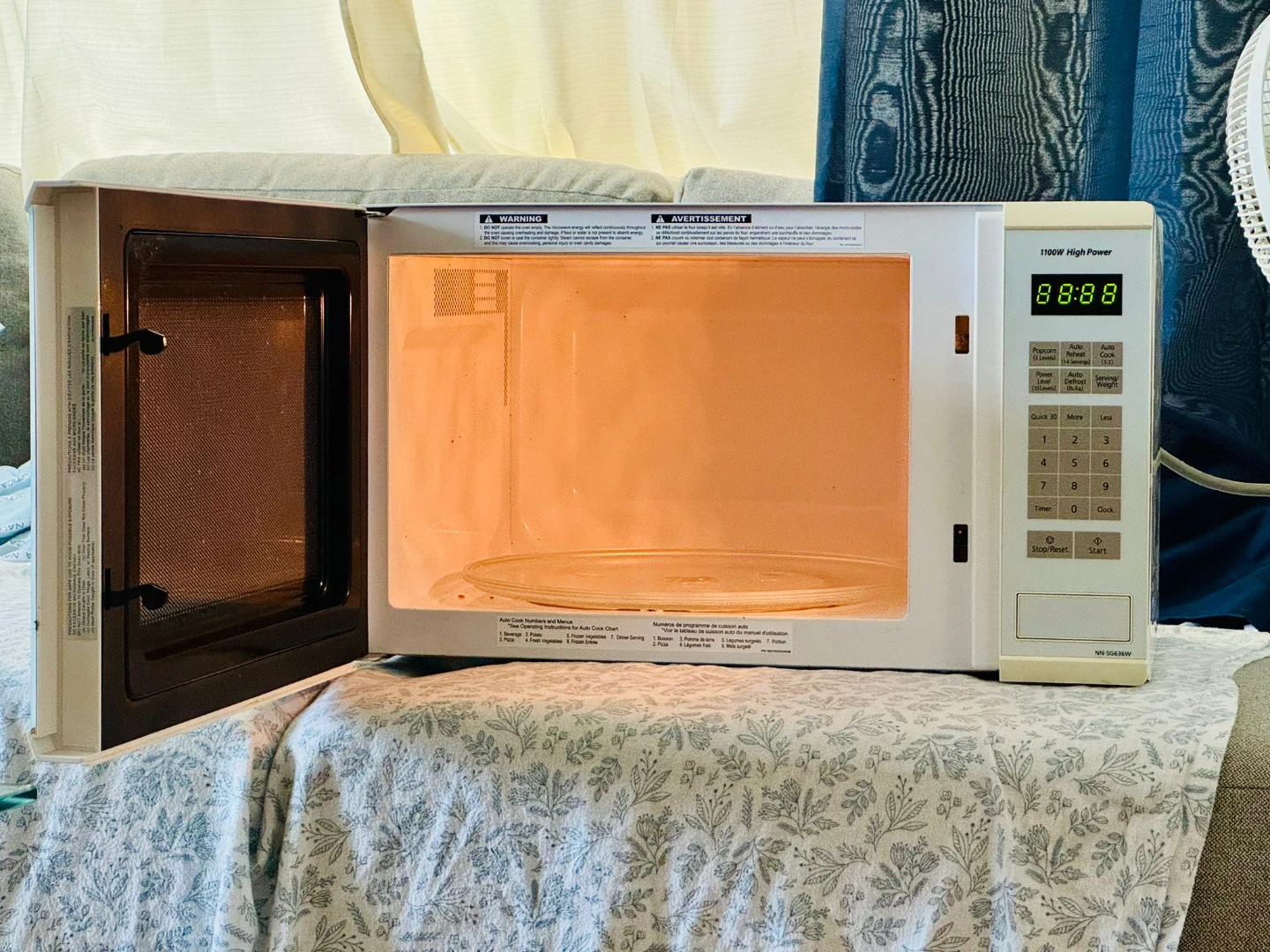 Panasonic Microwave Oven 1100W High Power - photo 2