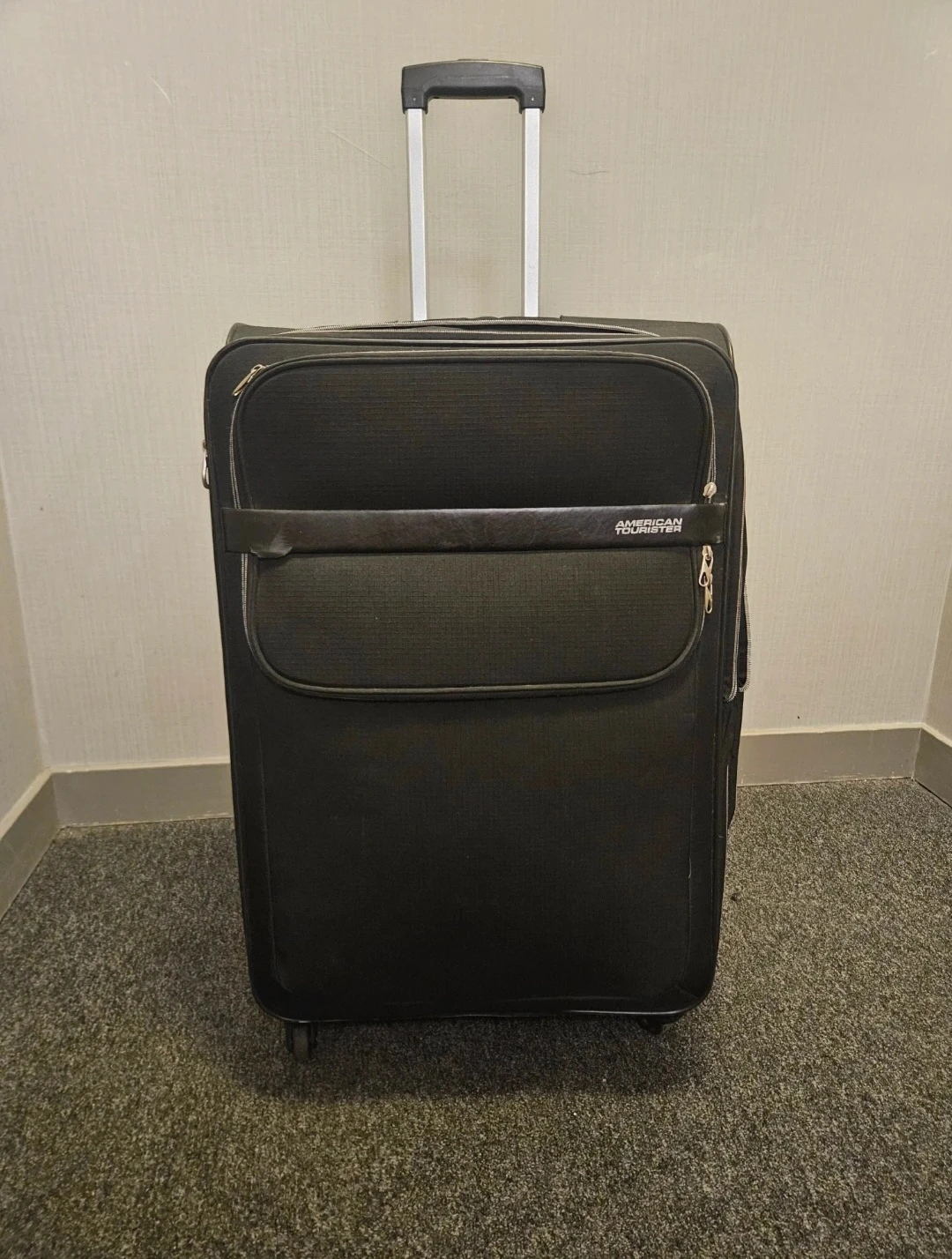 American Tourister Black Expandabe Rolling Suitcase