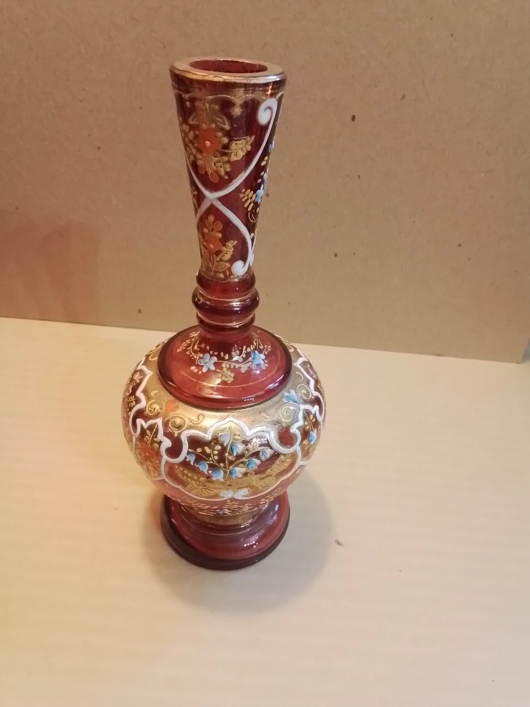 Red Glass Decorative Hand-Painted Vase with Gold and Floral - photo 2
