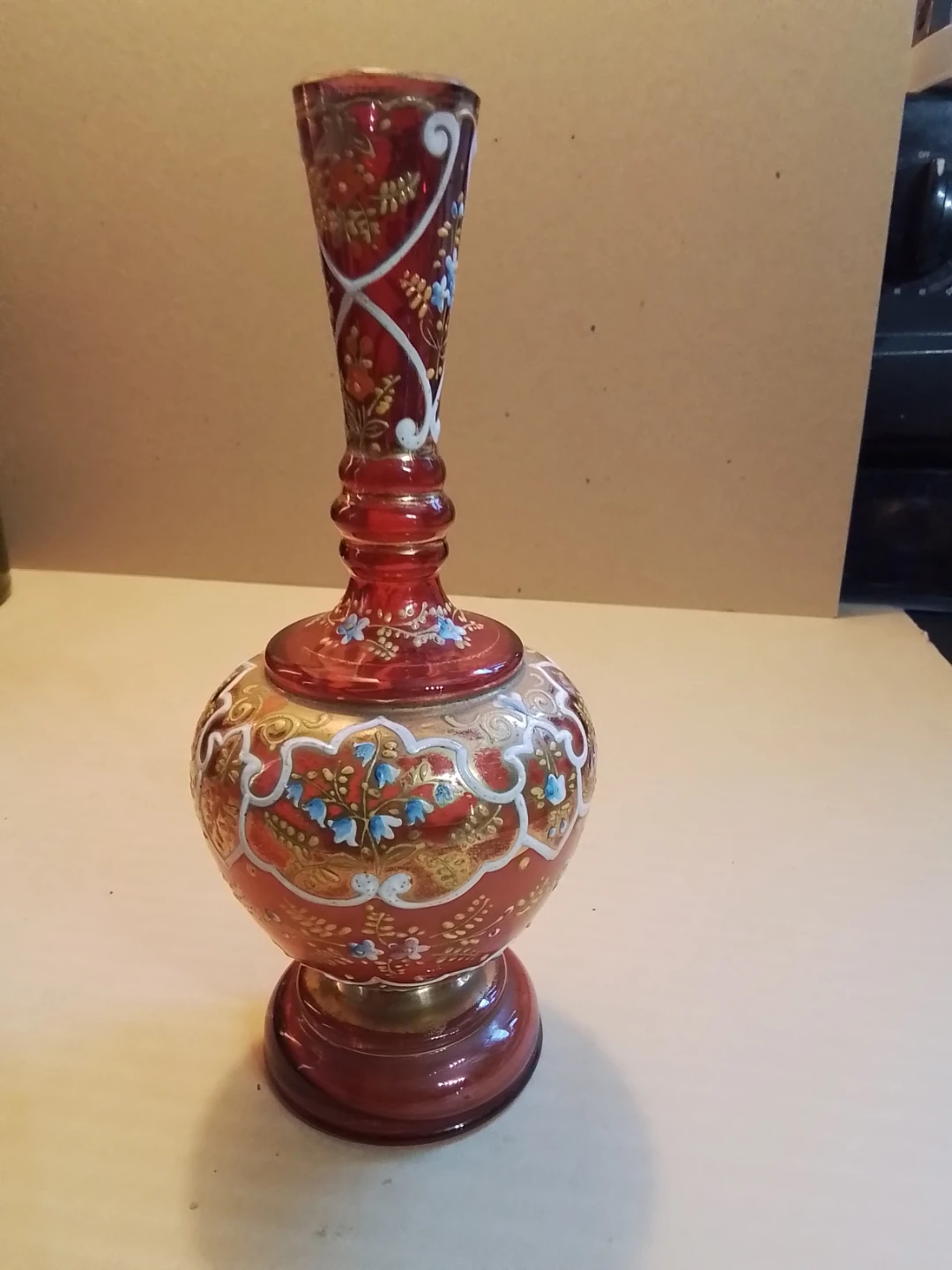 Red Glass Decorative Hand-Painted Vase with Gold and Floral - photo 3