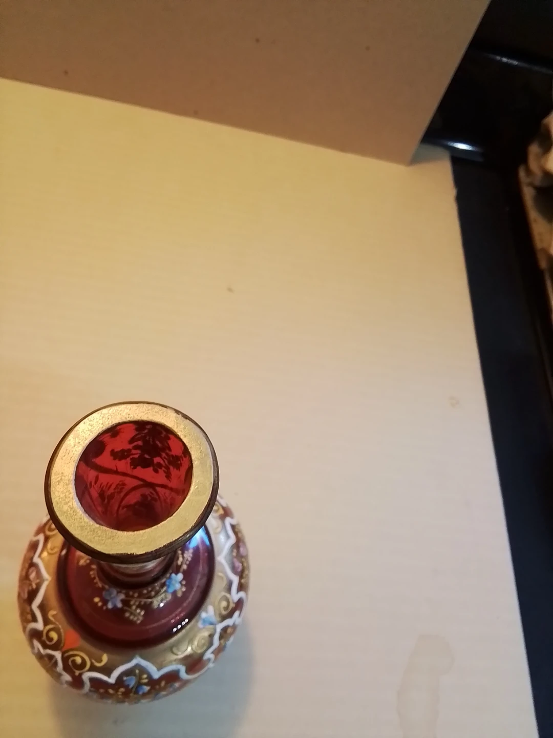 Red Glass Decorative Hand-Painted Vase with Gold and Floral - photo 4