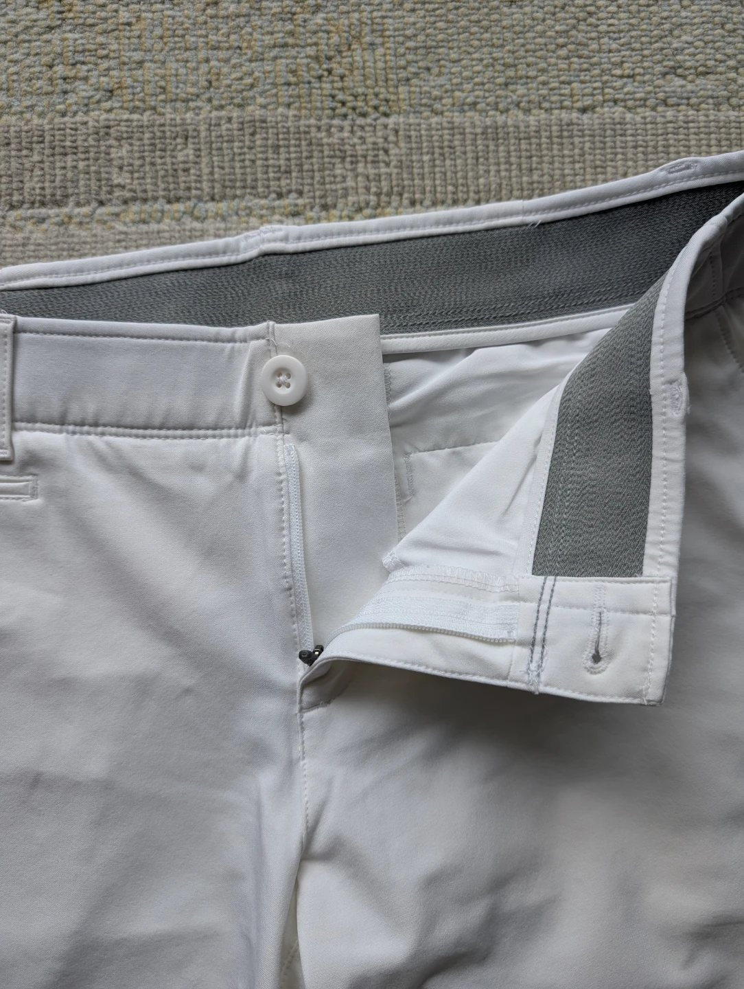 Under Armour White Fitted Golf Pants Size 6