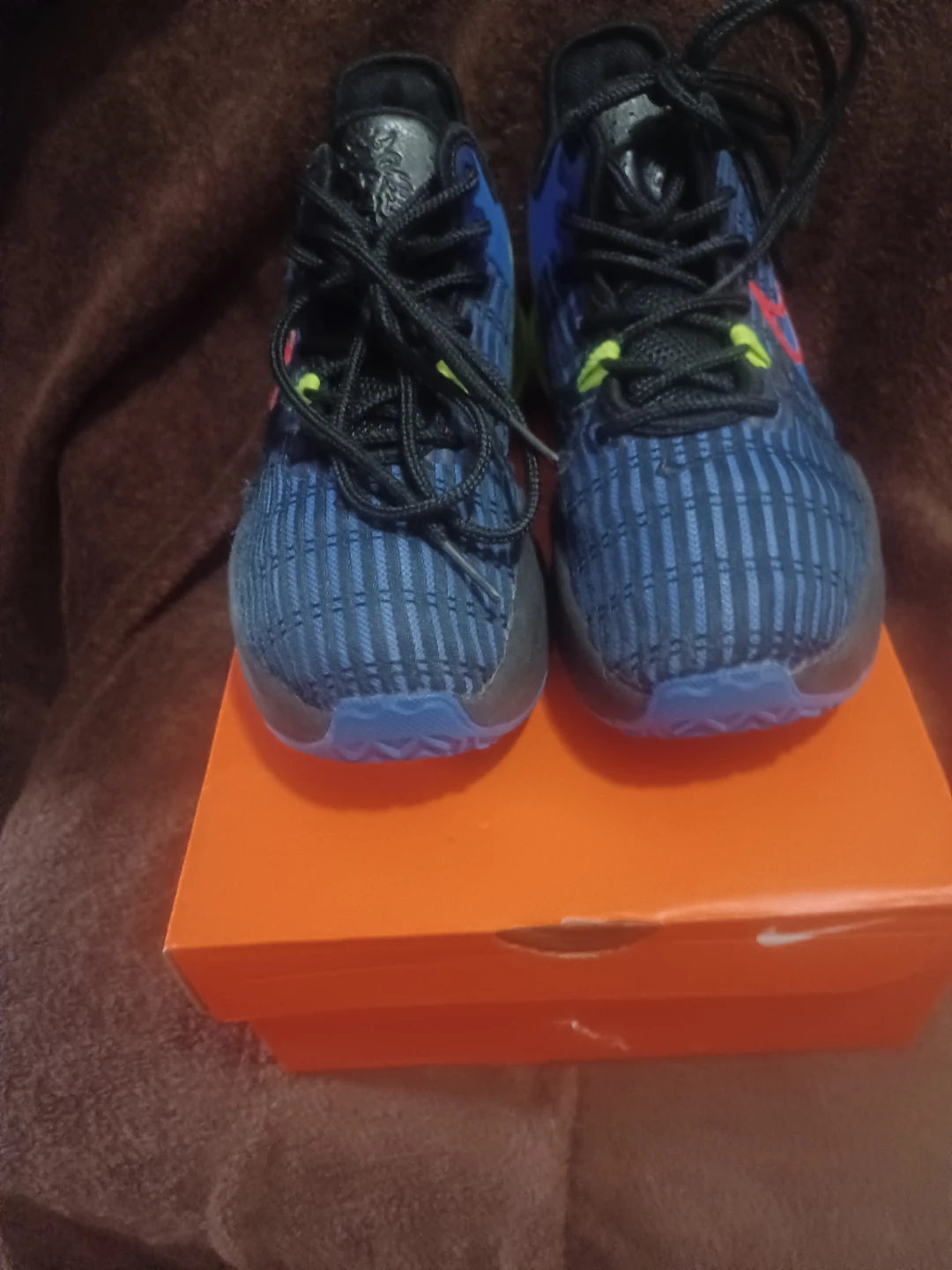 Nike lebron witness 6 volt racer blue size 4.5y - photo 2