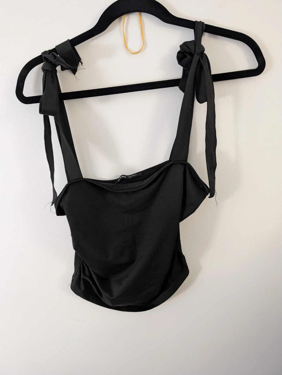 Lovito Women's Top Black Tie Shoulder Crop Top Sexy Top Size M