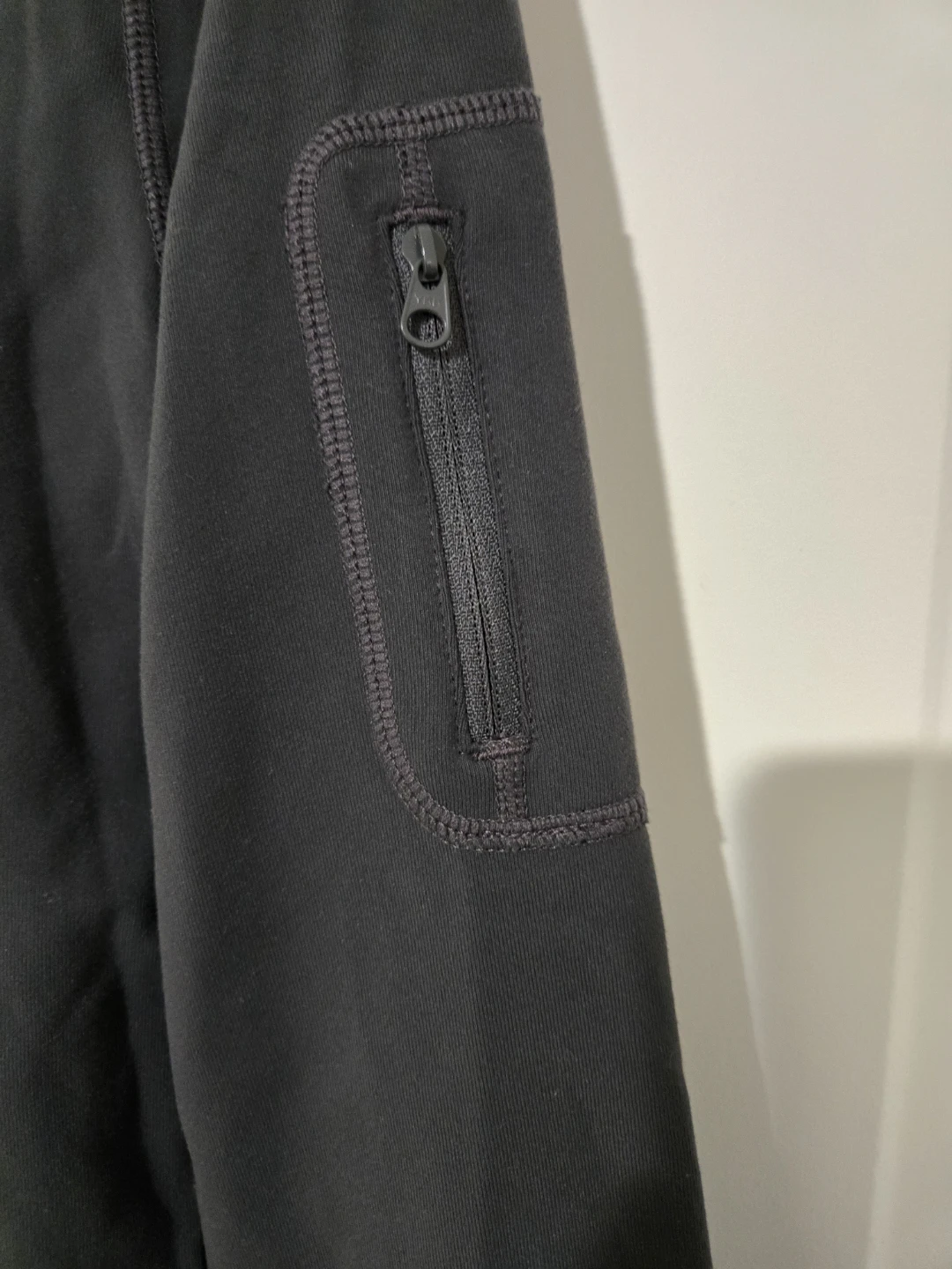 Lululemon Athletic Full Zip Jacket with Thumbholes - photo 2