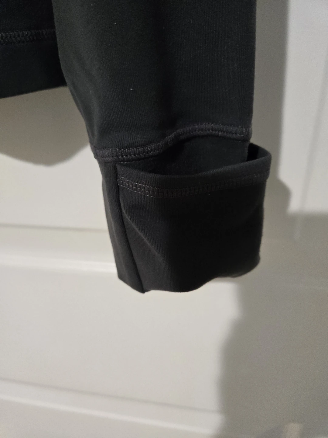 Lululemon Athletic Full Zip Jacket with Thumbholes - photo 3
