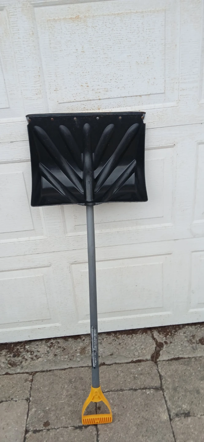 Snow shovel with D-handle - photo 4