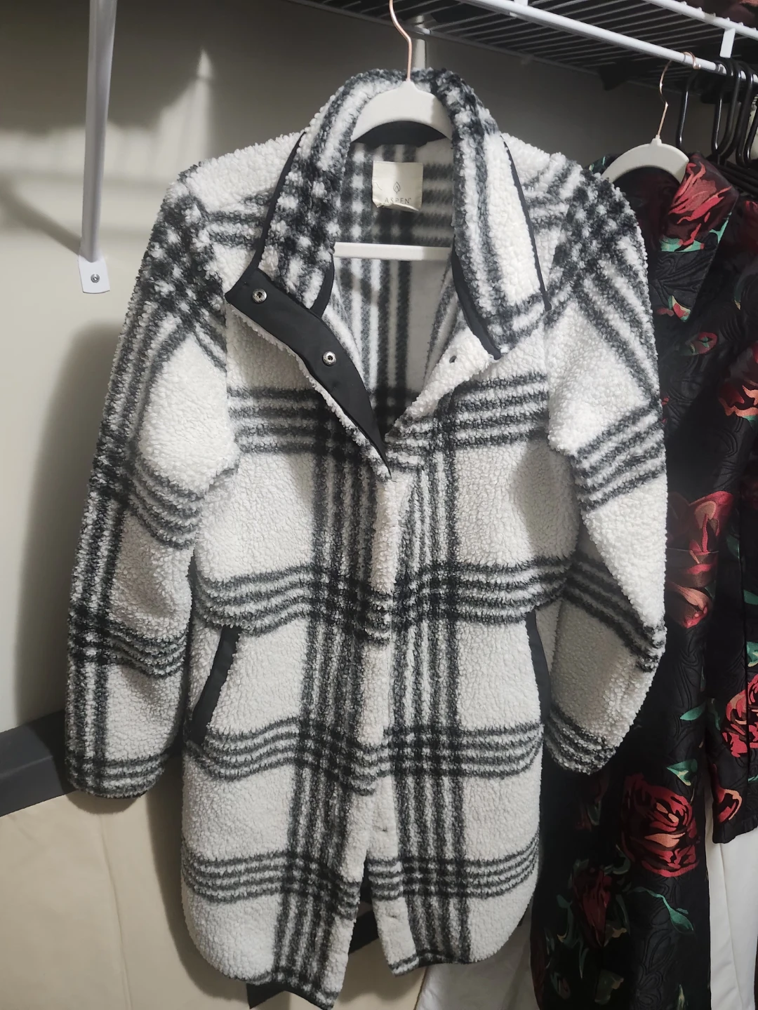 Aspen Plaid Sherpa Jacket - Size M
