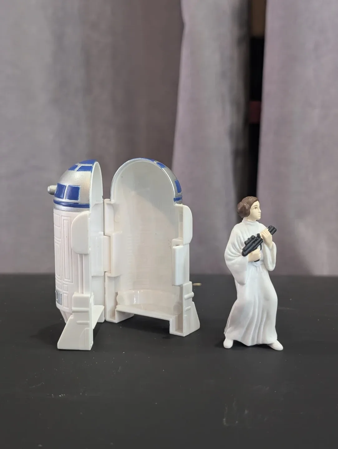 Star Wars R2-D2 Action Figure with Princess Leia - photo 3