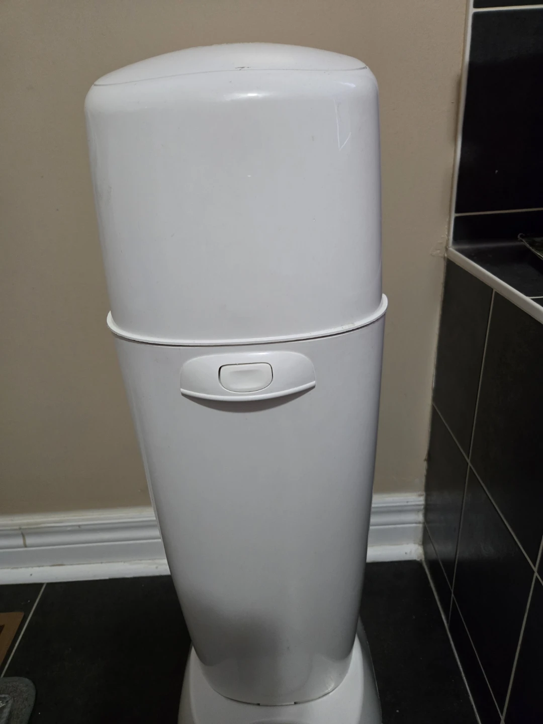 Playtex Diaper Genie Complete Diaper Pail