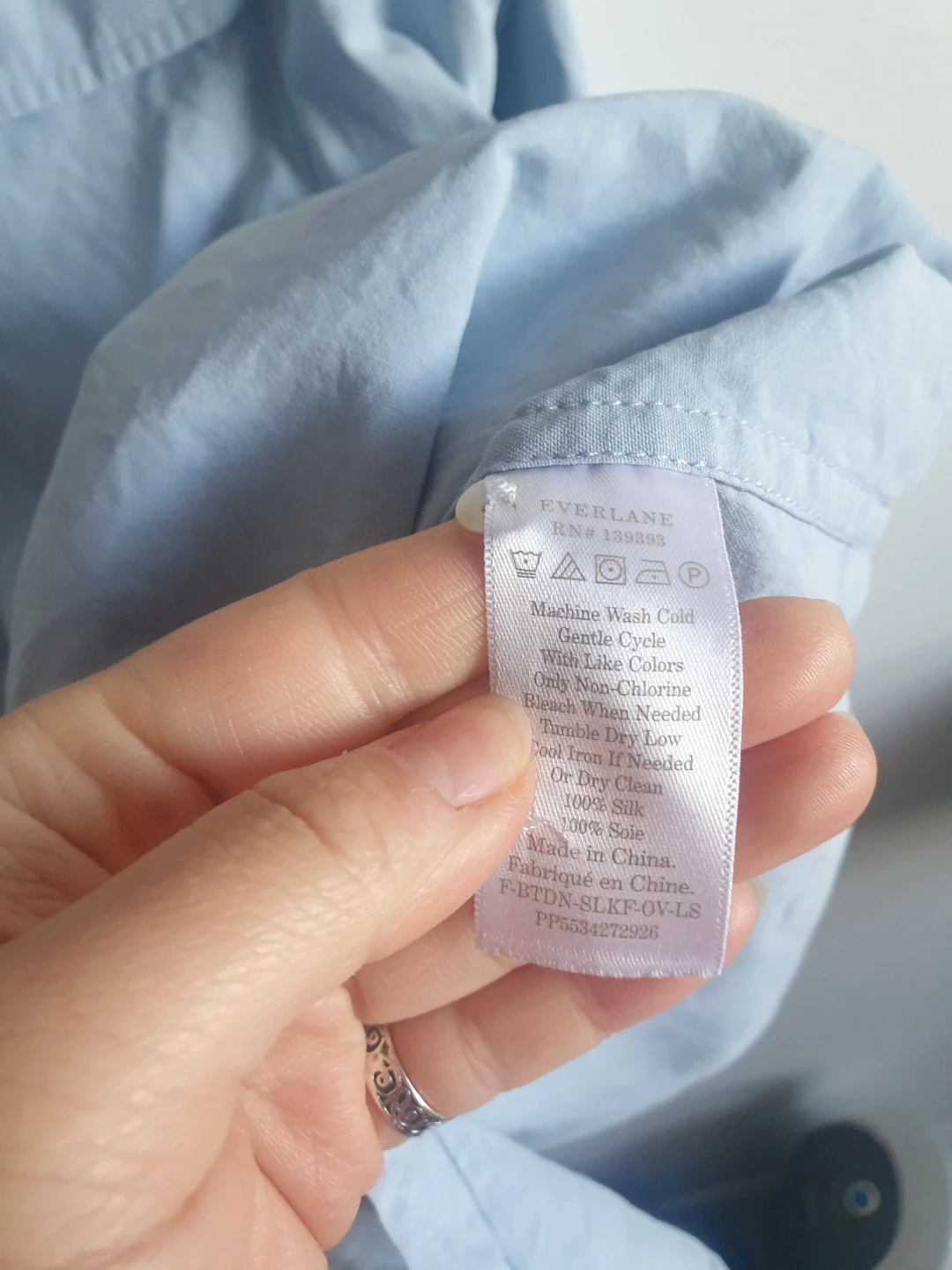 Everlane The Must-Have Shirt in Washable Silk (Soft Blue) - photo 4