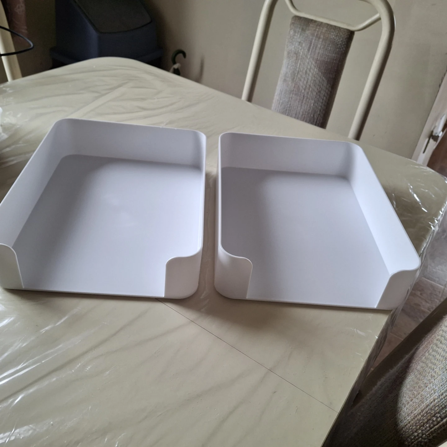 White Plastic Document Trays $4 each - photo 2