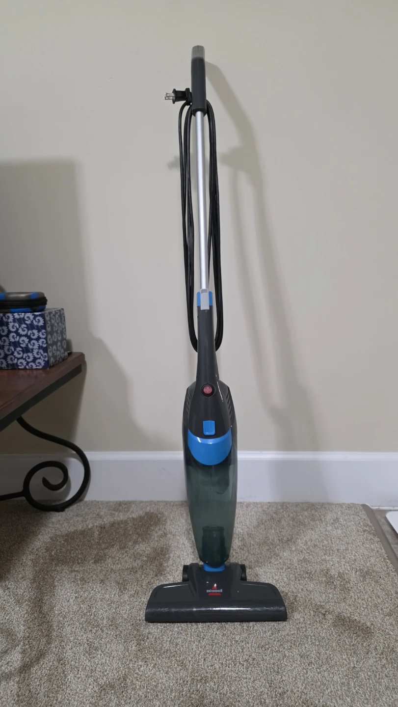 Bissell Corded Stick Vacuum – Lightweight & Powerful! - photo 2