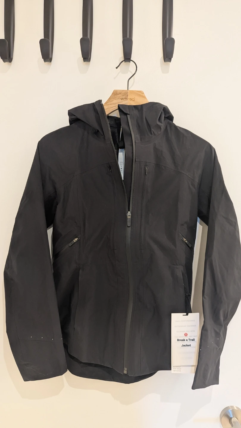 BNWT Lululemon Break A Trail Jacket Black