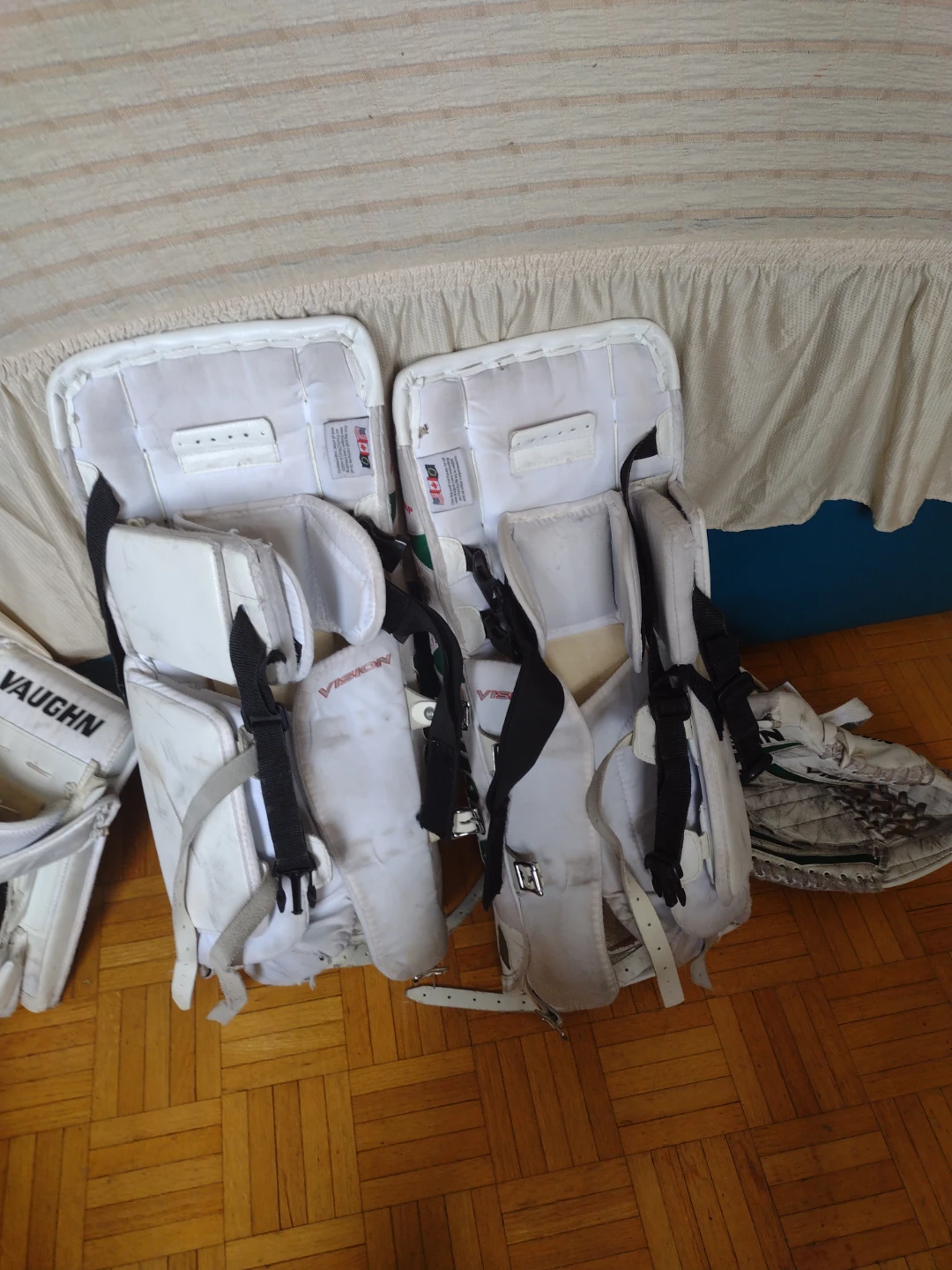 Vaughn Vision Goalie  Pads - photo 2