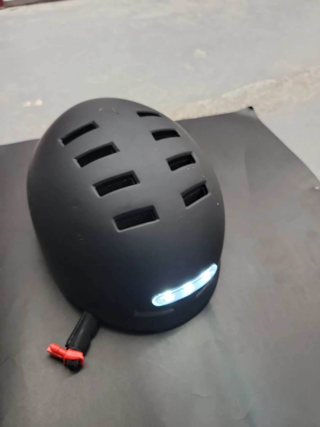 Black Commuter Helmet with LED Lights - photo 5