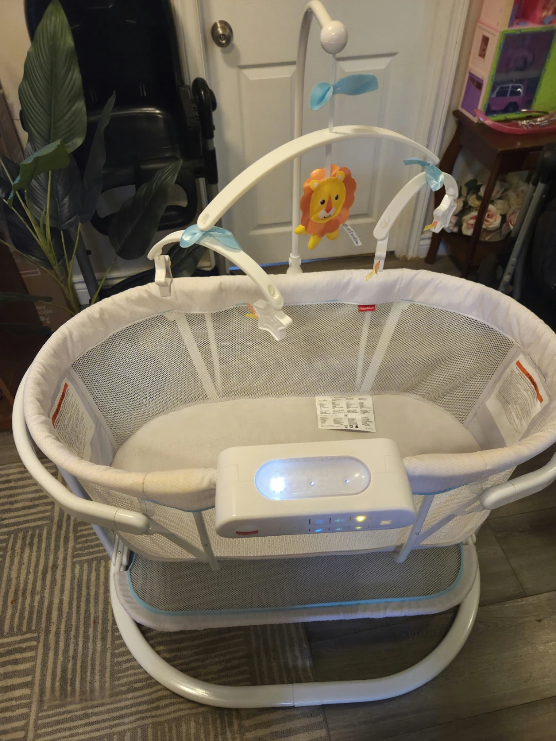 Fisher-Price Soothing Motions Bassinet - photo 2