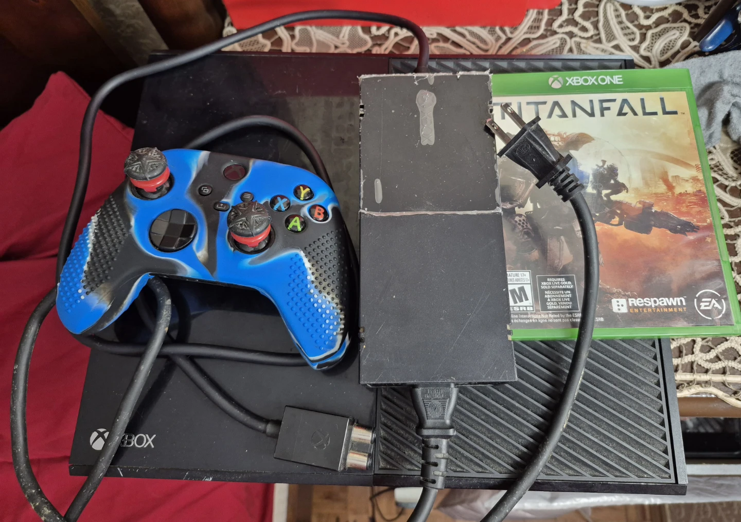 bundle xbox One(s)500 gb with Controller and Titanfall Game