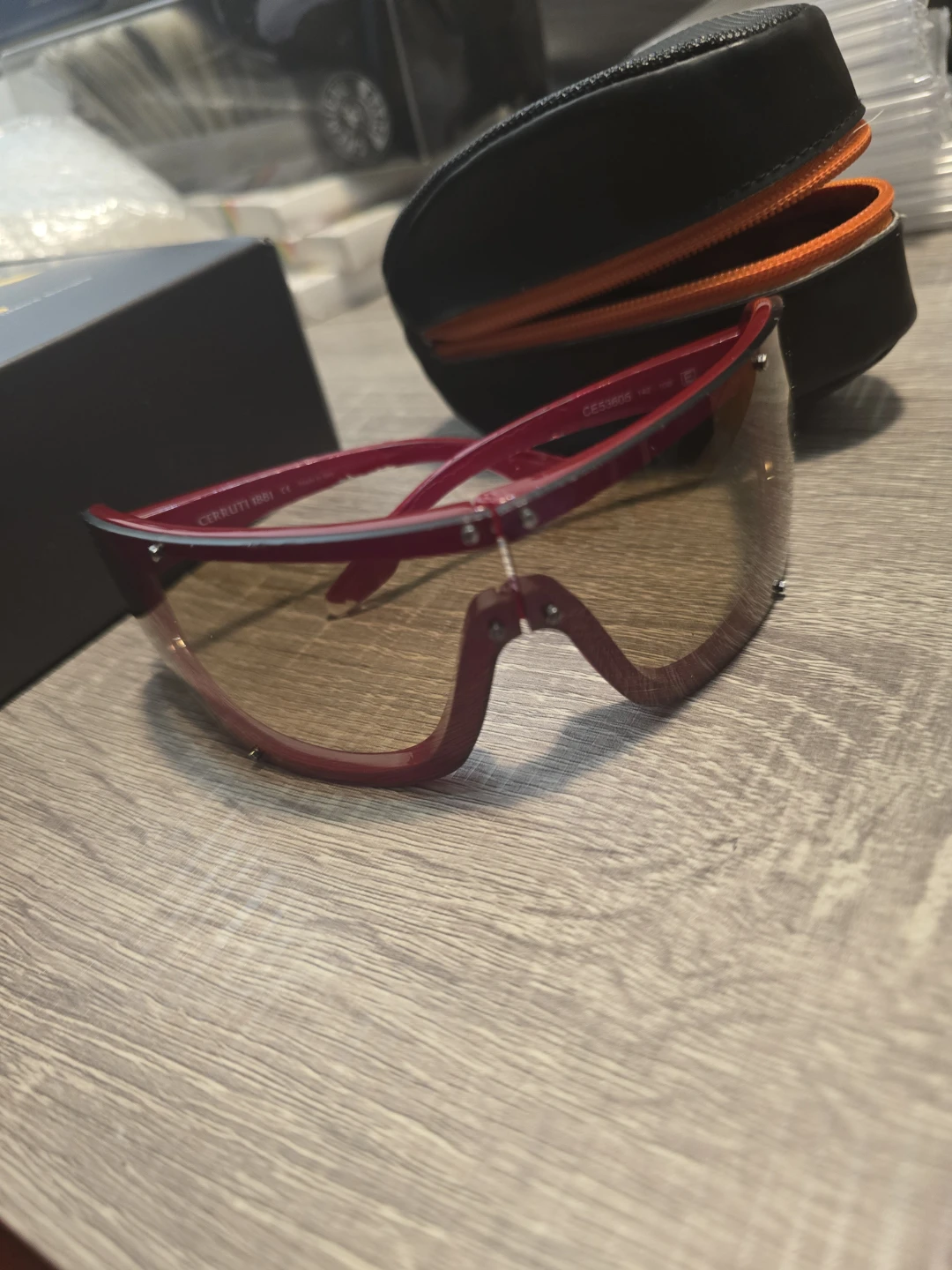 Vintage unisex Cerruti 1881 Sunglasses with Case