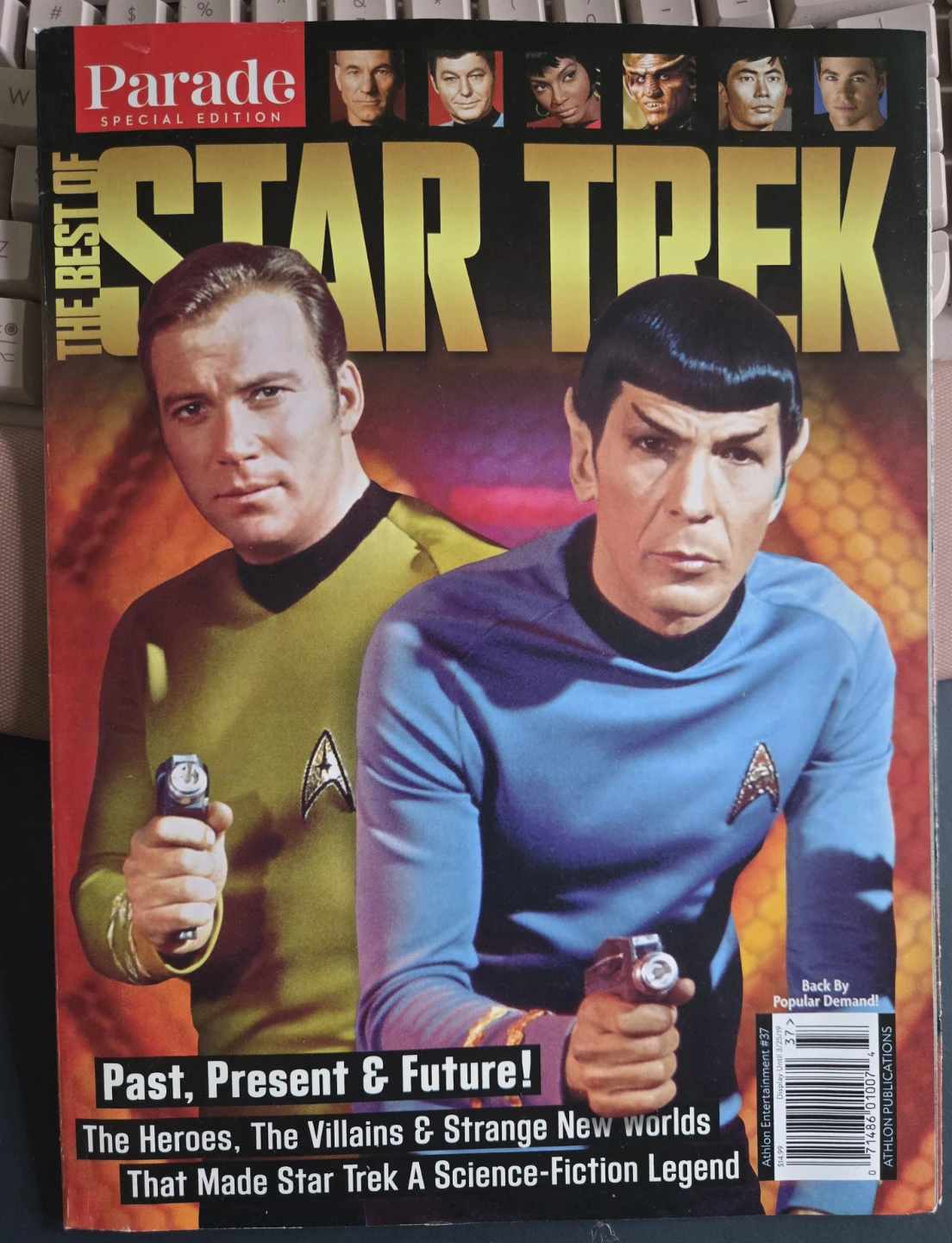 Vintage Star Trek Magazines - photo 2