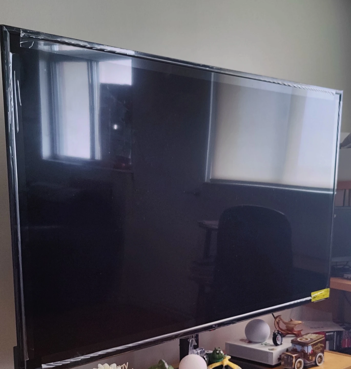 RCA 65 Inch 4K UHD LED flat Smart TV with table top stand - photo 2