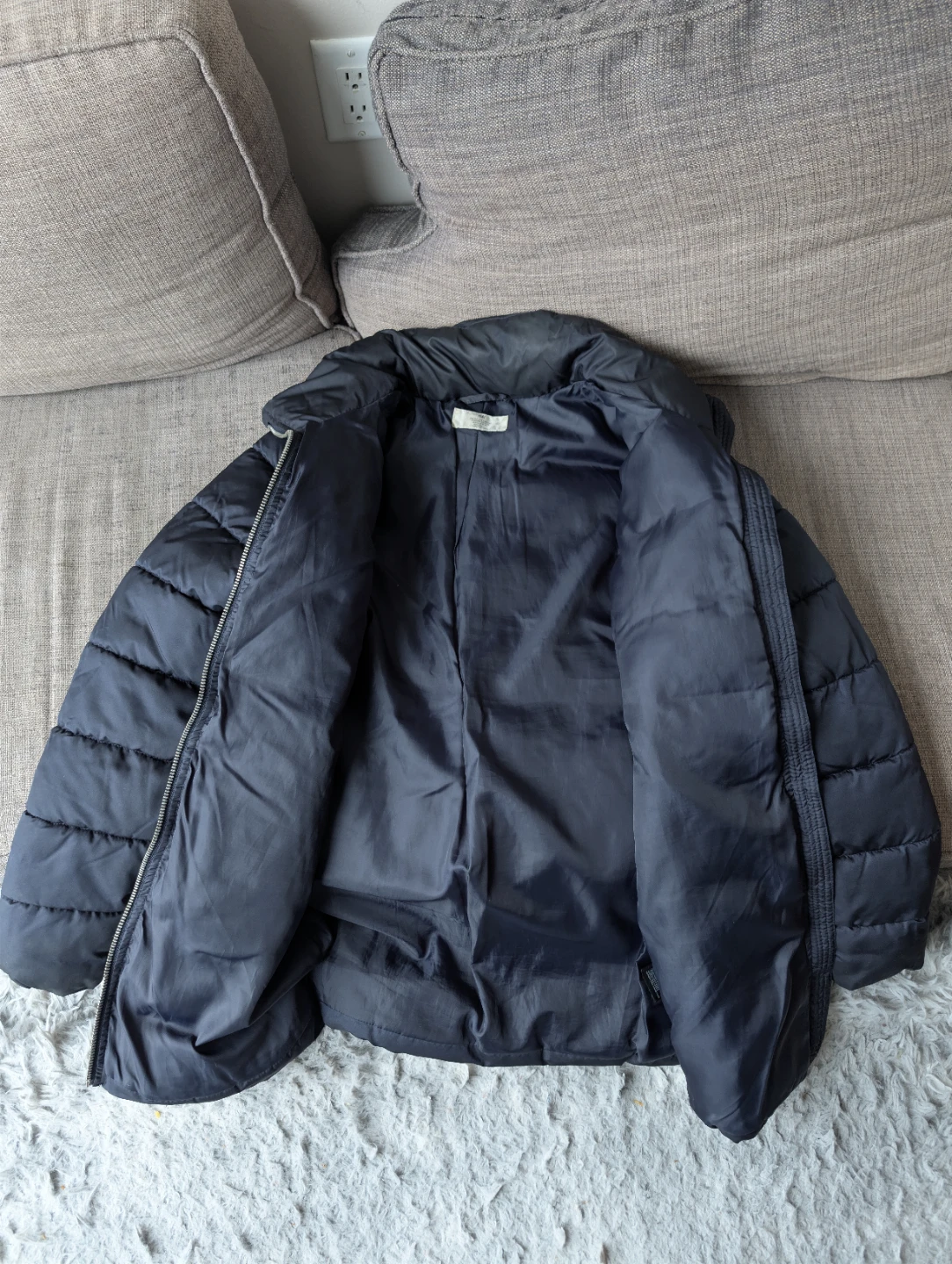 H&M Black Puffer Jacket with Faux Fur Trim - photo 2