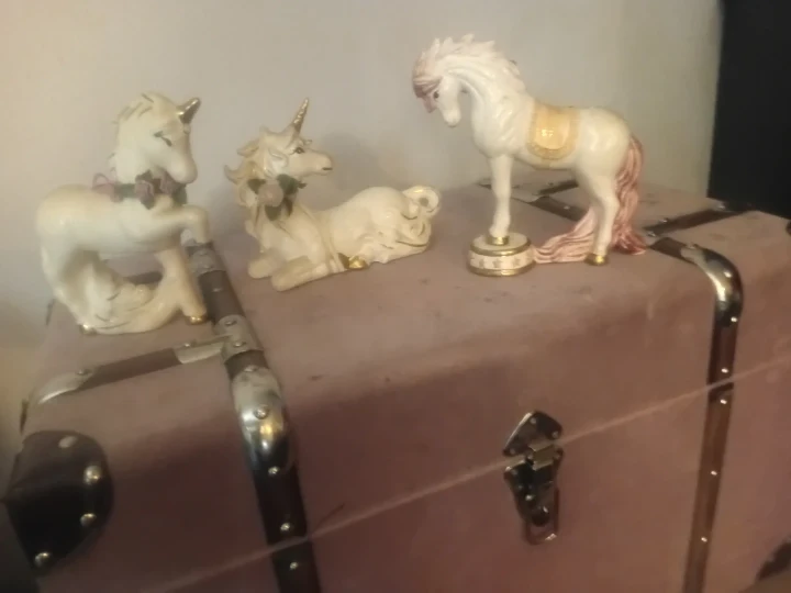 Set of 3 Ceramic Unicorn Figurines - photo 3