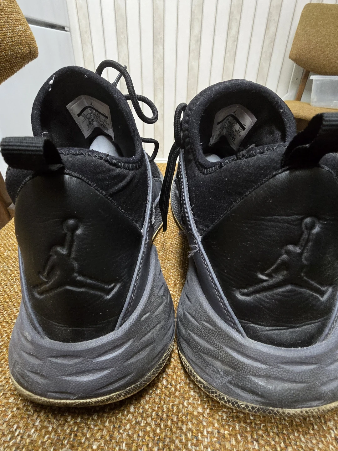 Black Jordan Sneakers Men's Size 11 - photo 2