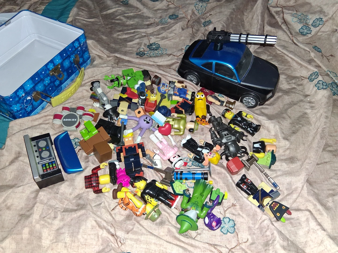 Roblox Action Figures and Vehicle Playset - photo 2