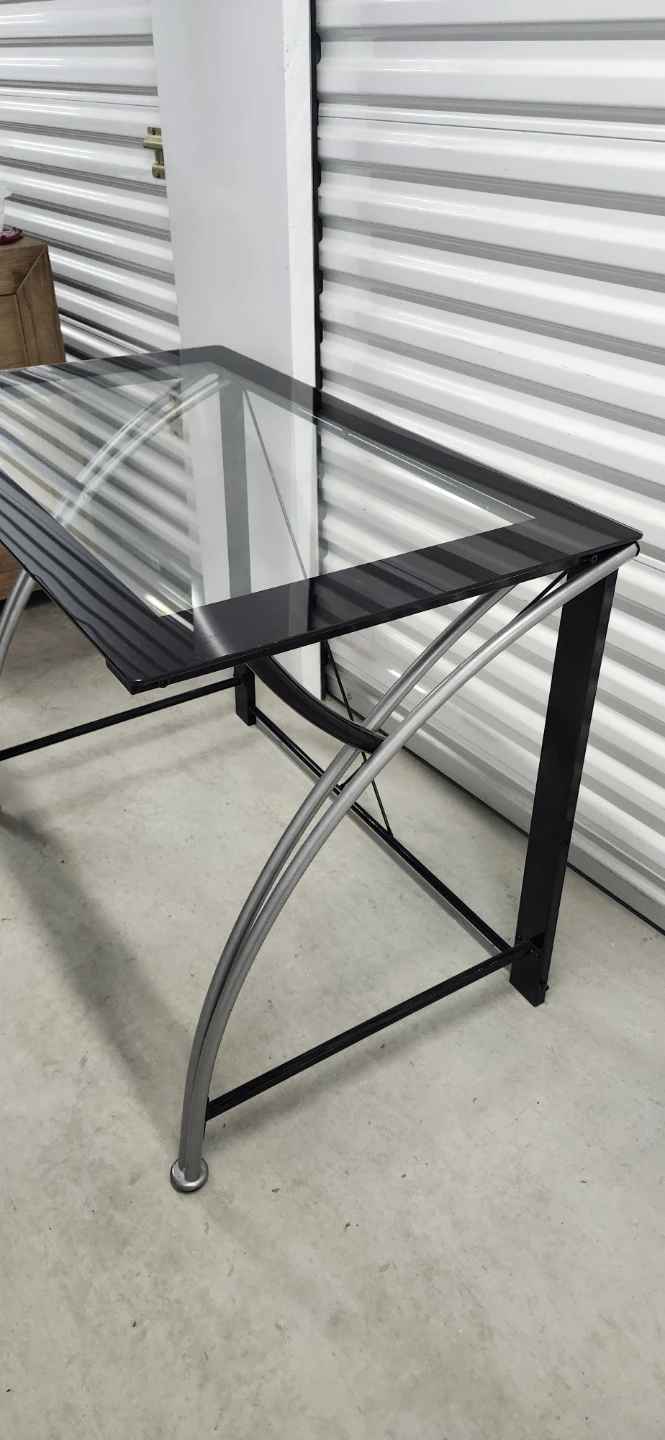 Glass top desk - photo 3