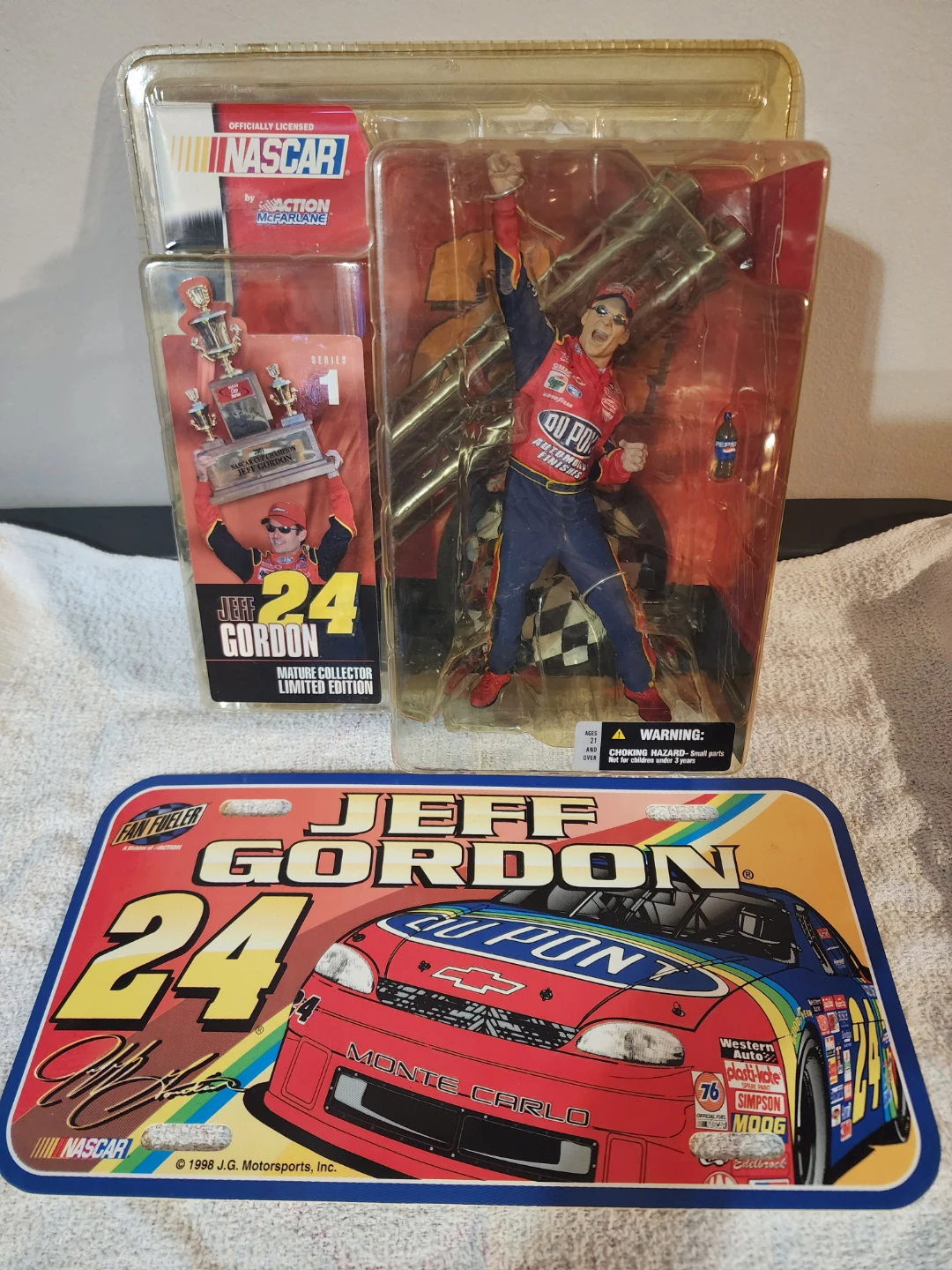 Jeff Gordon 24 NASCAR Action McFarlane Figures & Fan Fueler