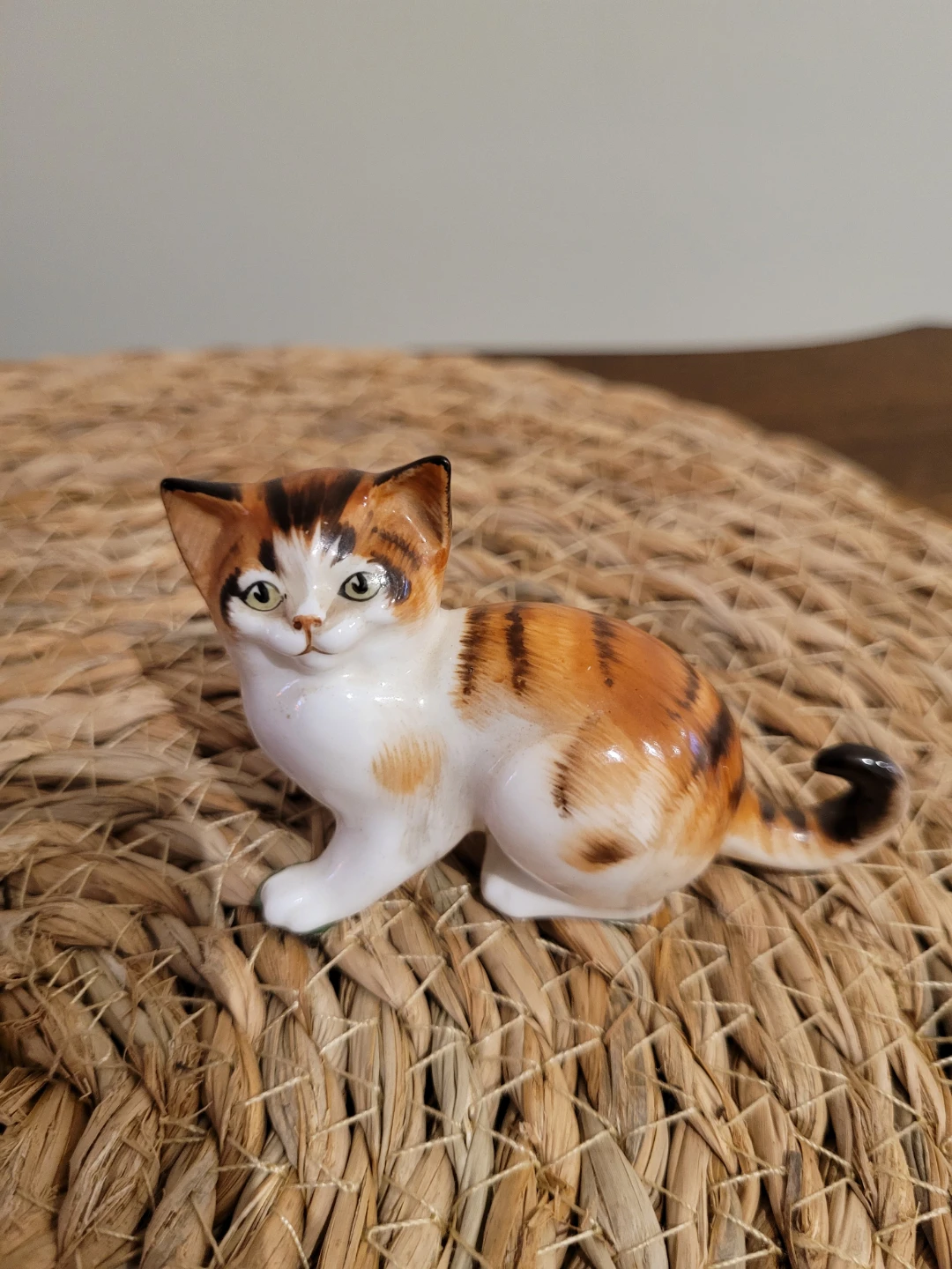 Ceramic Calico Kitten Figurine royal doulton 2564